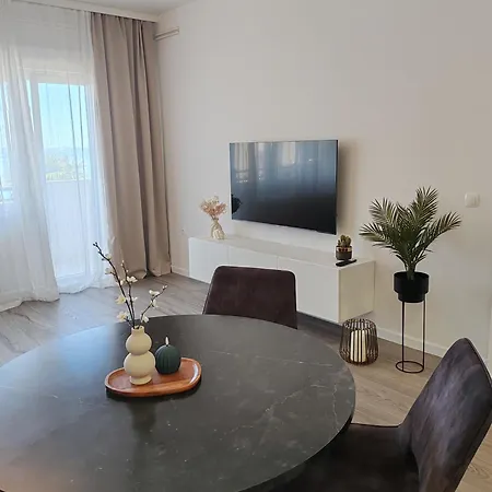 Summer Apartment